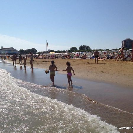Lignano Sabbiadoro With Pool Apartman Kültér fotó
